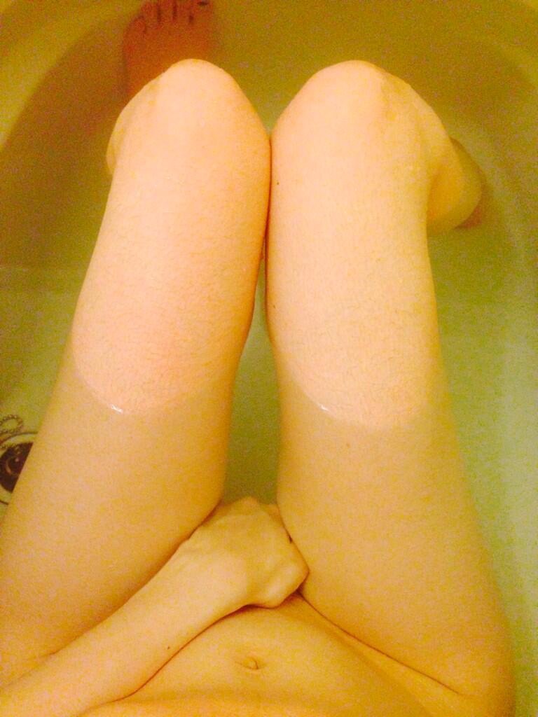 入浴中自撮りエロ画像10