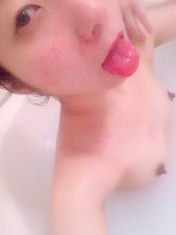 入浴中自撮りエロ画像19